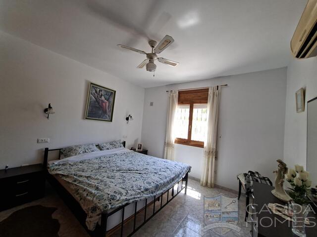 Villa Romero : Resale Villa for Sale in Arboleas, Almería