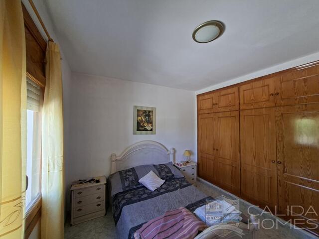 Villa Romero : Resale Villa for Sale in Arboleas, Almería