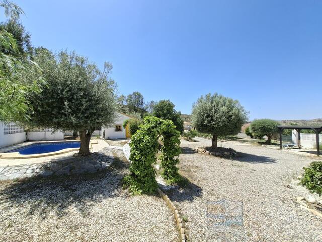 Villa Romero : Resale Villa for Sale in Arboleas, Almería
