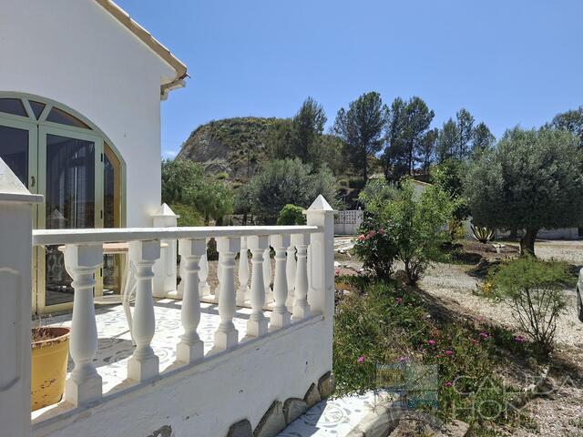 Villa Romero : Resale Villa for Sale in Arboleas, Almería