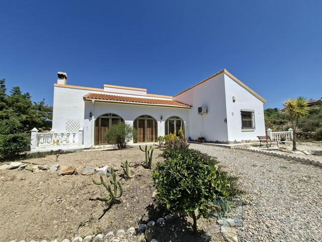 Villa Romero : Resale Villa for Sale in Arboleas, Almería