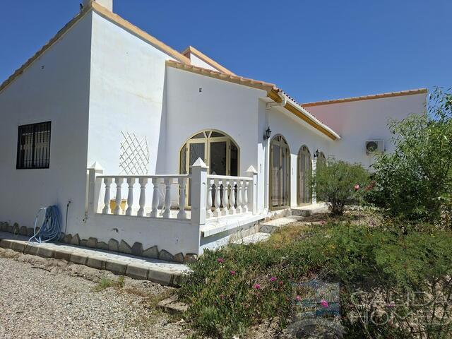 Villa Romero : Resale Villa for Sale in Arboleas, Almería