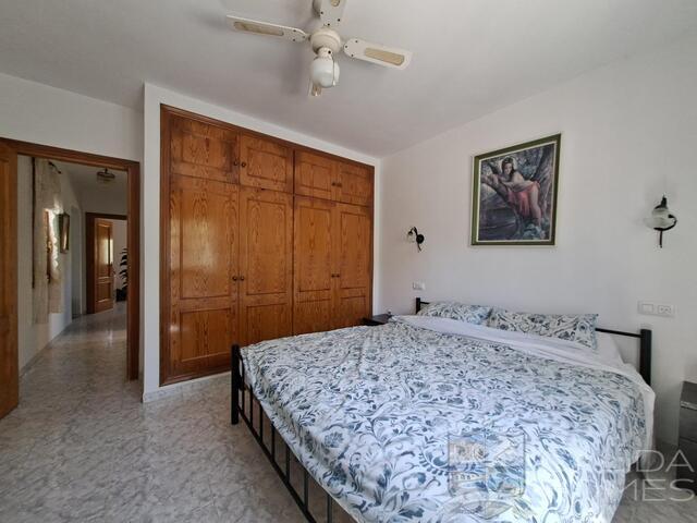 Villa Romero : Resale Villa for Sale in Arboleas, Almería