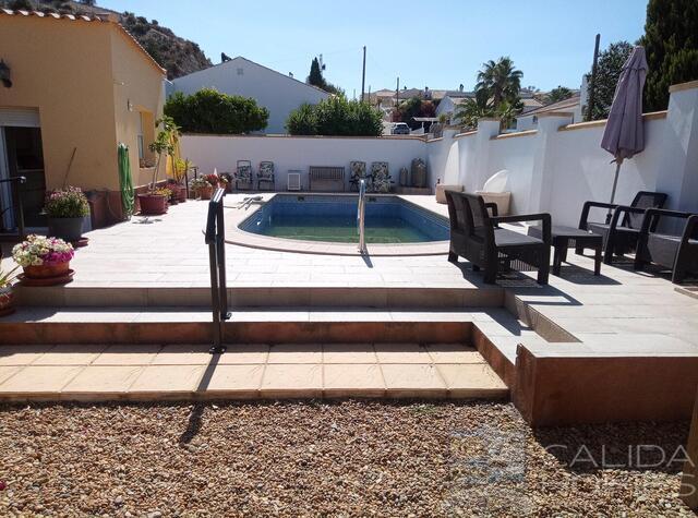 Villa Rosa: Herverkoop Villa te Koop in Arboleas, Almería