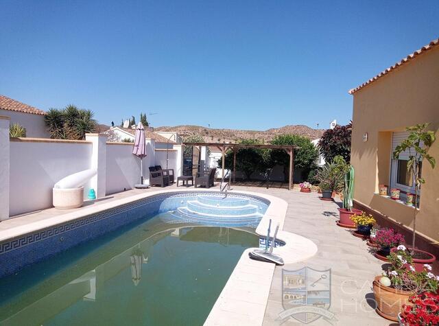 Villa Rosa: Revente Villa à vendre dans Arboleas, Almería