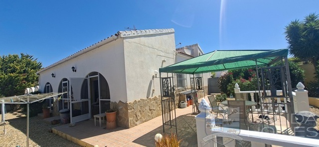 Villa Rosalia : Resale Villa for Sale in Arboleas, Almería