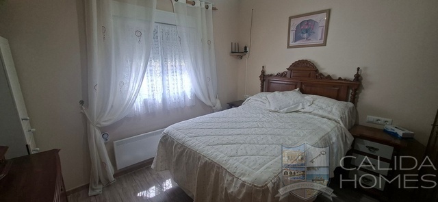 Villa Rosalia : Resale Villa for Sale in Arboleas, Almería