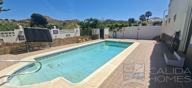 Villa Rosalia : Resale Villa for Sale in Arboleas, Almería