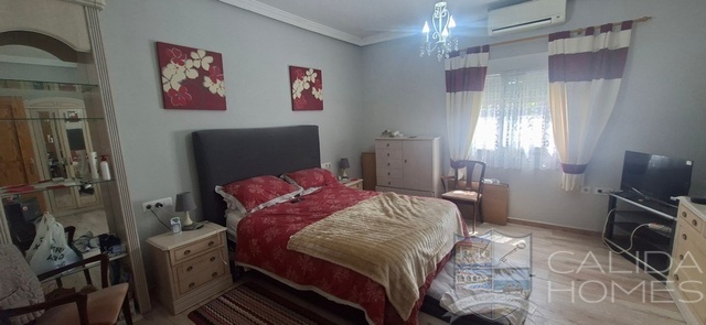 Villa Rosalia : Resale Villa for Sale in Arboleas, Almería