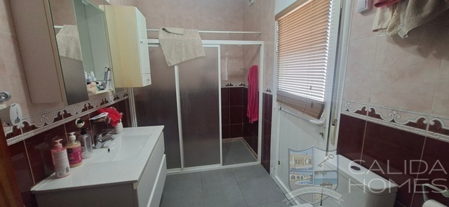 Villa Rosalia : Resale Villa for Sale in Arboleas, Almería