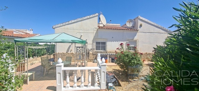 Villa Rosalia : Resale Villa for Sale in Arboleas, Almería