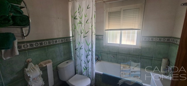 Villa Rosalia : Resale Villa for Sale in Arboleas, Almería