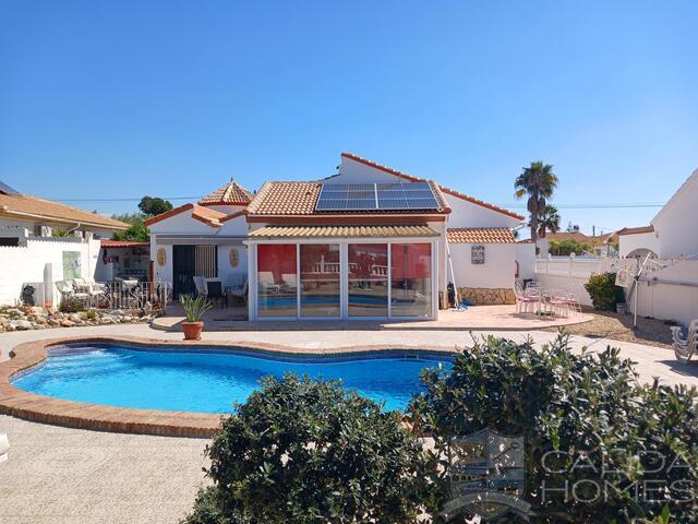 Villa Rosebud: Resale Villa for Sale in Arboleas, Almería