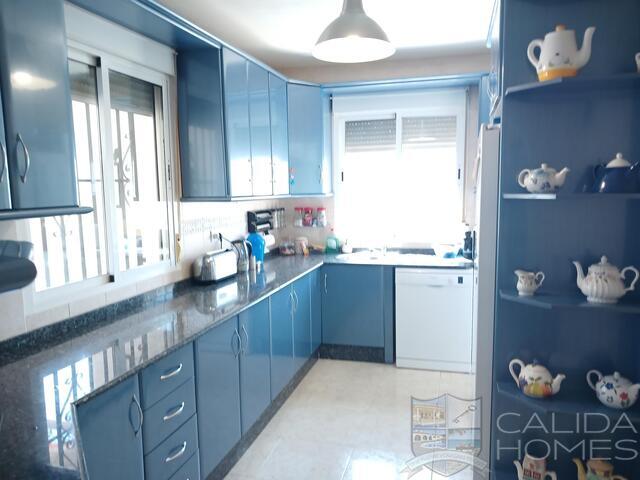 Villa Rosebud: Resale Villa for Sale in Arboleas, Almería
