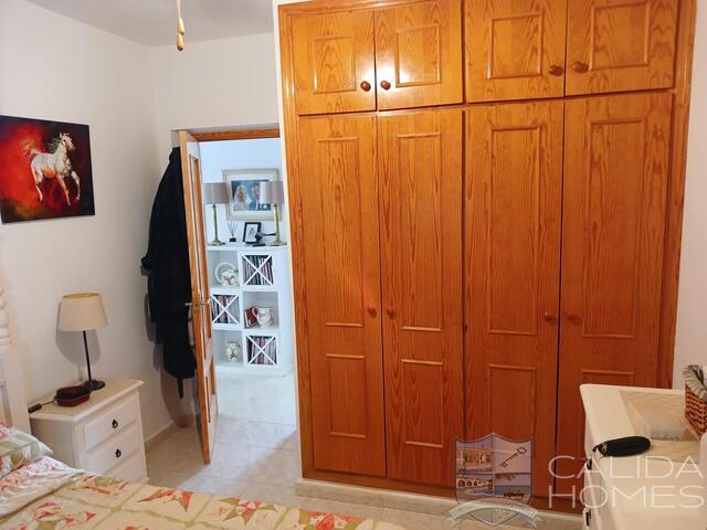 Villa Rosebud: Resale Villa for Sale in Arboleas, Almería