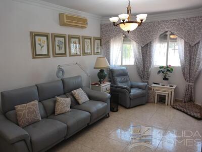 Villa Rosebud: Resale Villa in Arboleas, Almería