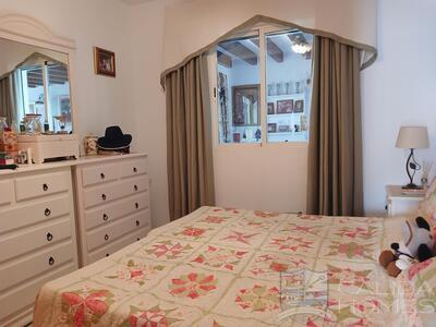 Villa Rosebud: Resale Villa in Arboleas, Almería