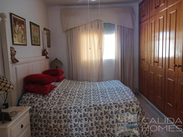 Villa Rosebud: Resale Villa for Sale in Arboleas, Almería