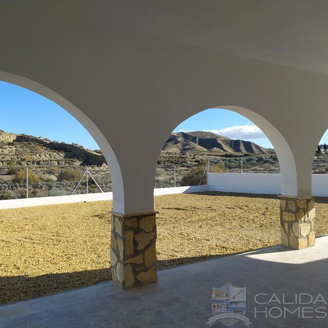 Villa Roselle: Resale Villa for Sale in Arboleas, Almería