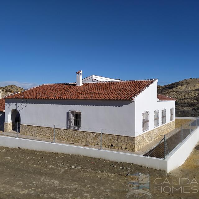 Villa Roselle: Resale Villa for Sale in Arboleas, Almería