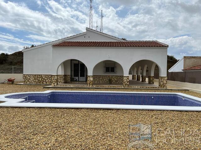 Villa Roselle: Resale Villa for Sale in Arboleas, Almería