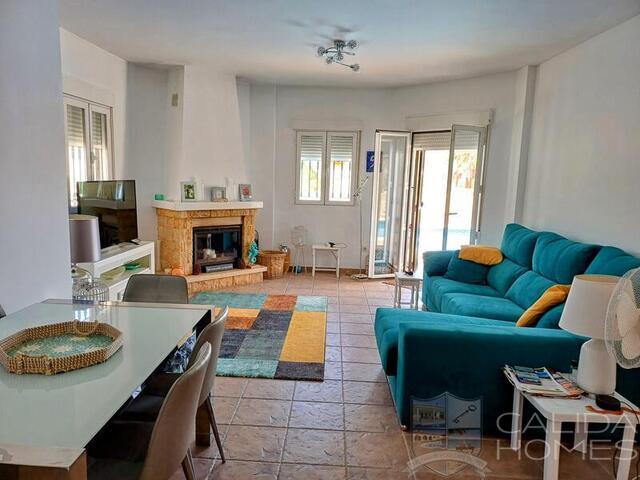 Villa Rumba: Resale Villa for Sale in Arboleas, Almería