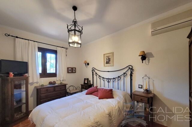 Villa Rustica : Resale Villa for Sale in Mojacar Playa, Almería