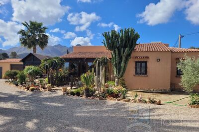 Villa Rustica : Resale Villa in Mojacar Playa, Almería