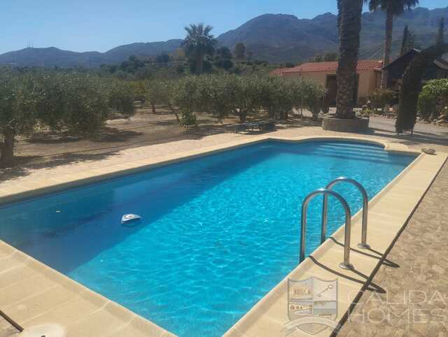 Villa Rustica : Resale Villa for Sale in Mojacar Playa, Almería