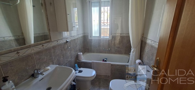 Villa Sable : Resale Villa for Sale in Arboleas, Almería