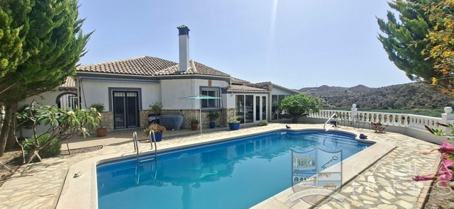 Villa Sable : Resale Villa for Sale in Arboleas, Almería