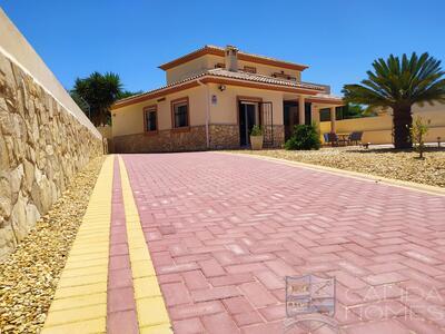 Villa Sage : Resale Villa in Arboleas, Almería