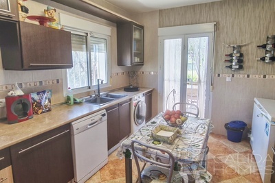 Villa Samba: Resale Villa in Arboleas, Almería