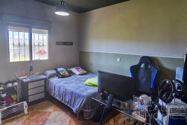 Villa Samba: Resale Villa for Sale in Arboleas, Almería