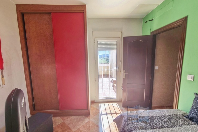 Villa Samba: Resale Villa for Sale in Arboleas, Almería