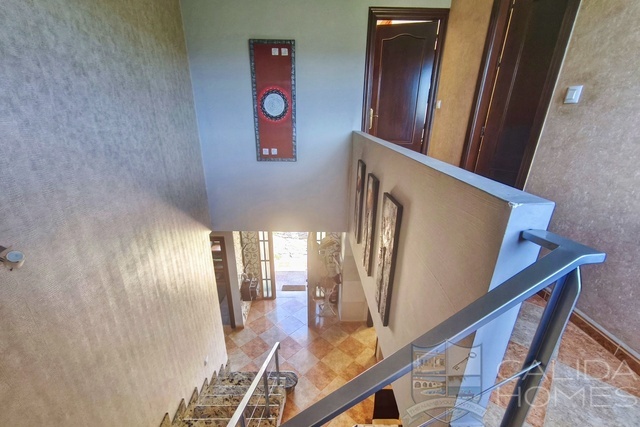 Villa Samba: Resale Villa for Sale in Arboleas, Almería