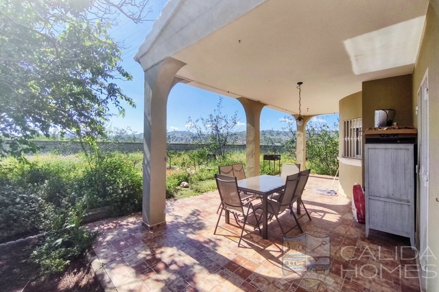 Villa Samba: Resale Villa for Sale in Arboleas, Almería