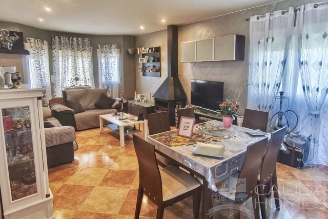 Villa Samba: Resale Villa for Sale in Arboleas, Almería