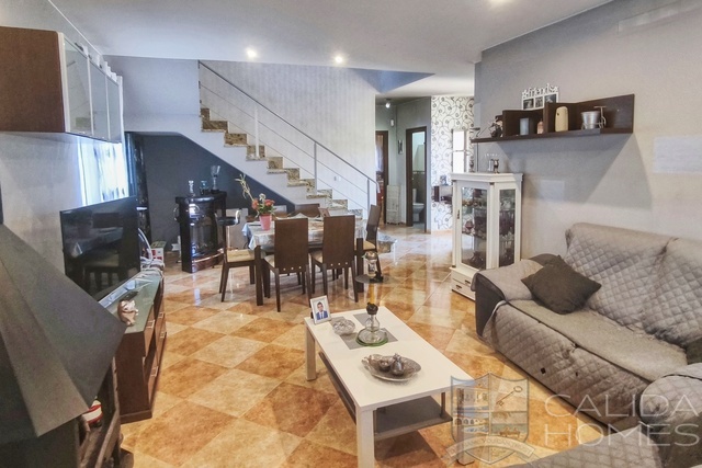 Villa Samba: Resale Villa for Sale in Arboleas, Almería