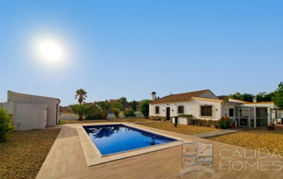 Villa Sanza: Resale Villa in Arboleas, Almería