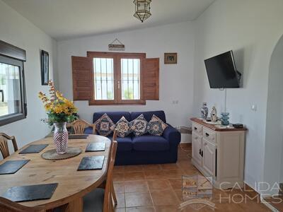 Villa Sanza: Resale Villa in Arboleas, Almería