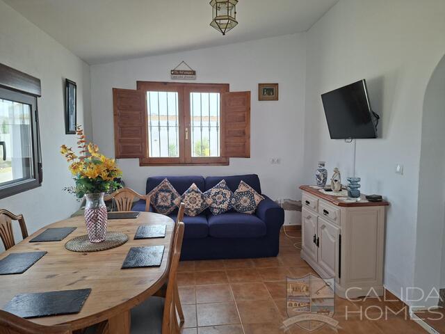 Villa Sanza: Resale Villa for Sale in Arboleas, Almería
