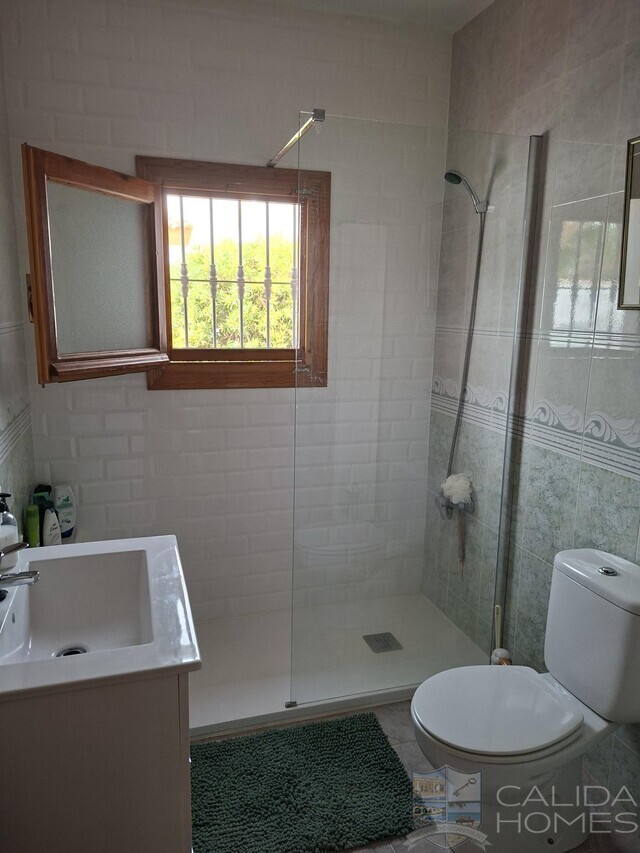 Villa Sanza: Resale Villa for Sale in Arboleas, Almería