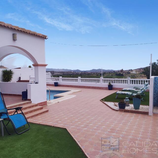 Villa Sapora : Resale Villa for Sale in Arboleas, Almería