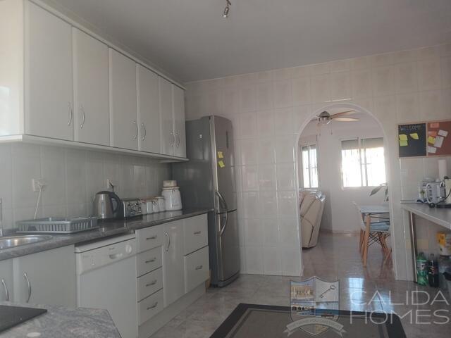 Villa Sasta : Resale Villa for Sale in Arboleas, Almería