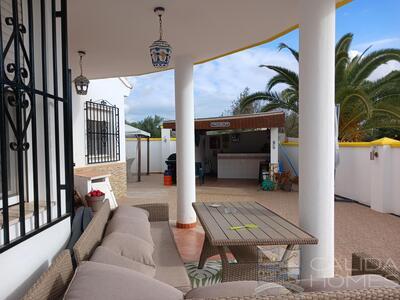 Villa Sasta : Resale Villa in Arboleas, Almería
