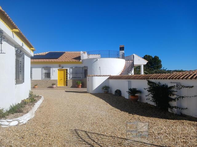 Villa Sasta : Resale Villa for Sale in Arboleas, Almería