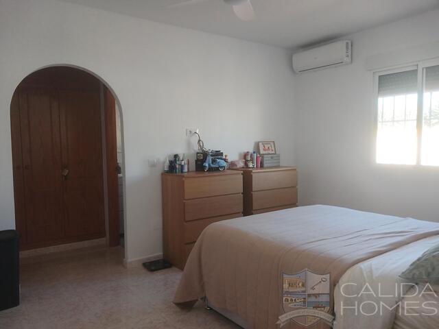 Villa Sasta : Resale Villa for Sale in Arboleas, Almería