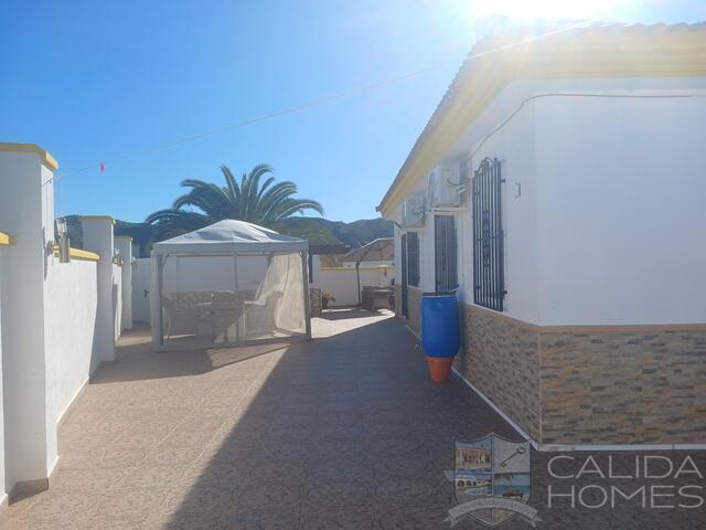 Villa Sasta : Resale Villa for Sale in Arboleas, Almería
