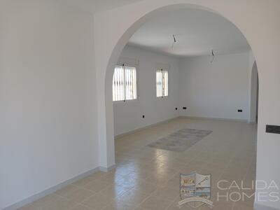 Villa Seclusion: Resale Villa in Las Pocicas, Almería